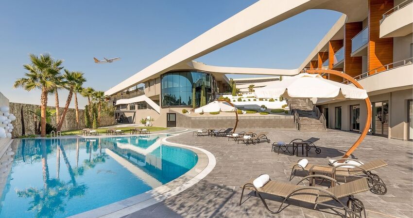 DoubleTree by Hilton Hotel Izmir Airport