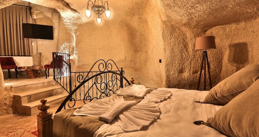 Caftan Cave Suites